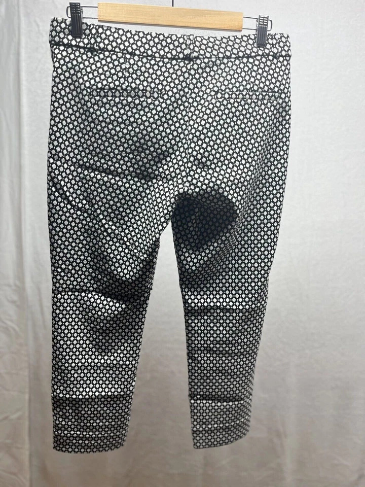 Pantalones cortos Banana Republic Sloan Fit para mujer talla 6P negro blanco diamante tiro medio Foto 2 de 4
