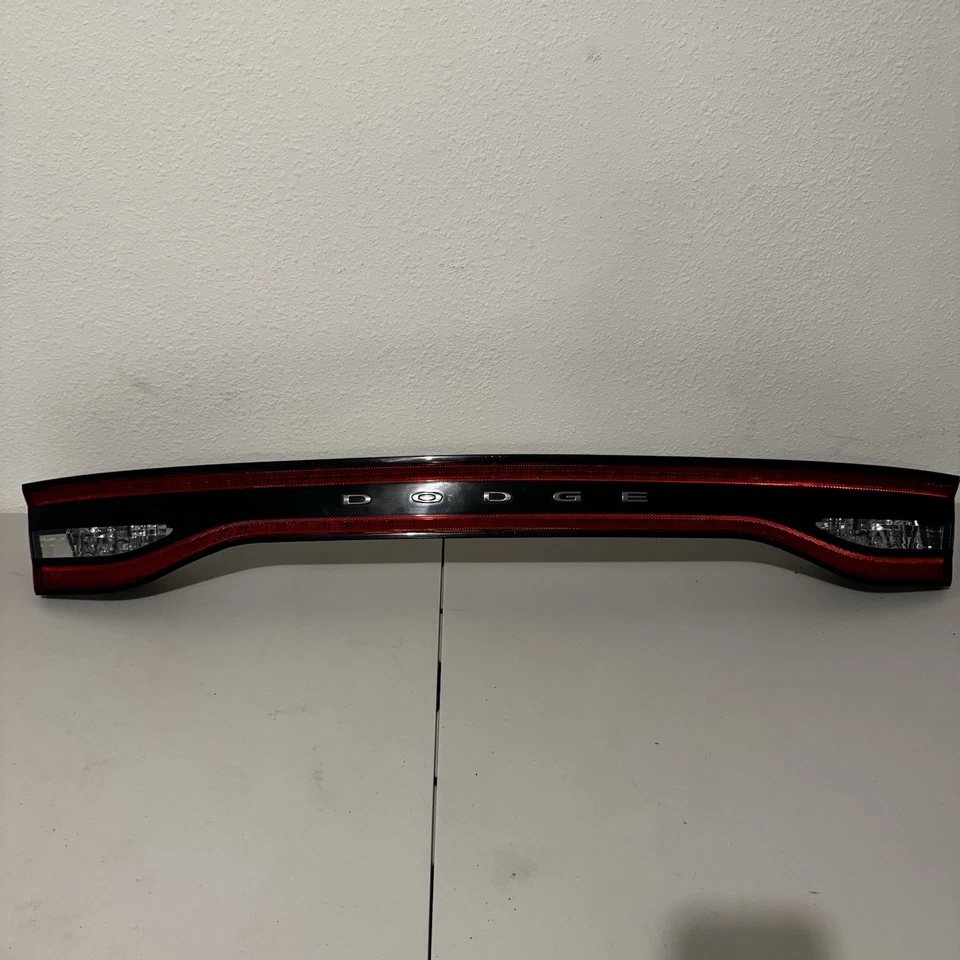 Dodge Dart 2013 a 2016 luz trasera central montada en el maletero LED luz trasera lámpara Foto 2 de 4