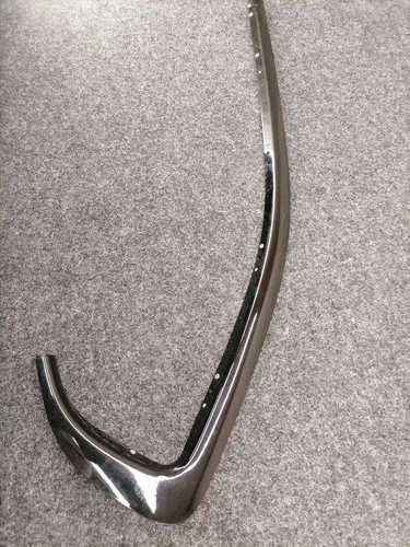 Rear side glass trim