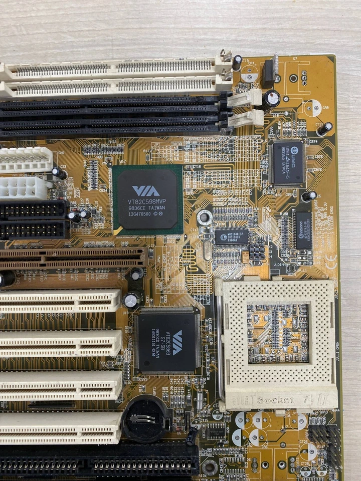 Super Socket 7 SET PCPartner VIB838DS 35-8838-00 (VIA MVP3) CPU & 128 MB - Image 3 of 4