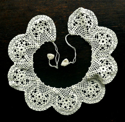 Hand Crochet VNT COLLAR NEW NOS Hungary Romania Scalloped Edge Cotton Cream SALE