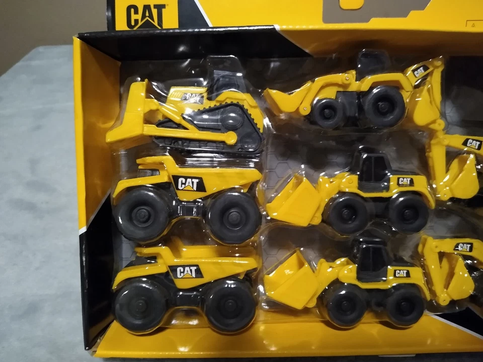 Caterpillar 8 Equipment Toy Backhoe Bull Dozer Excavator Wheel Loader Dump Truck - Image 2 of 4