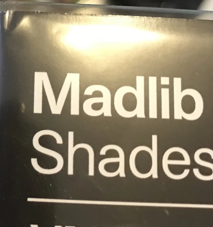 MADLIB ОТТЕНКИ СИНЕГО ВТОРЖЕНИЯ СИНИЙ ПРИМЕЧАНИЕ ВИНИЛ НОВЫЙ! ОГРАНИЧЕННЫЙ СИНИЙ + ЗЕЛЕНЫЙ LP! - Изображение 2 из 4