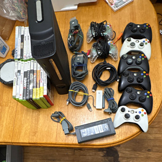Microsoft Xbox 360 Console Bundle w/ 8 Controllers 20Games Power & AV Cables