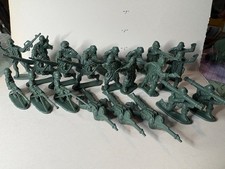 Plastic Toy Soldier Figures Lot, 23x Figures