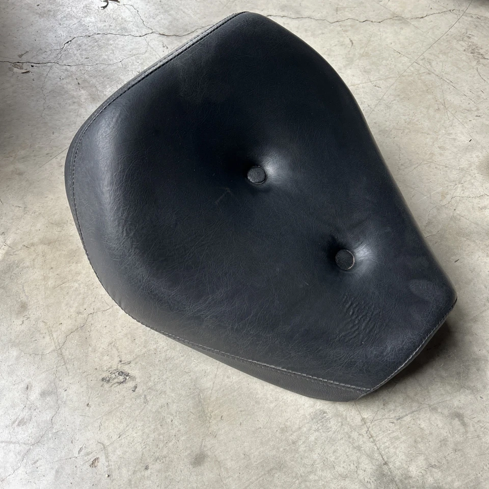 Conjunto de cojín de asiento delantero OEM Suzuki GZ250 1999-2010 Foto 3 de 4