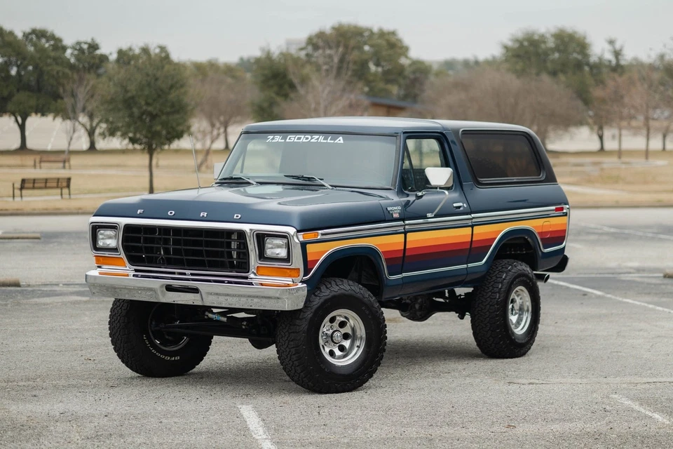 Ford Bronco 1978 ruedas libres 7,3 L Godzilla personalizado Foto 3 de 4