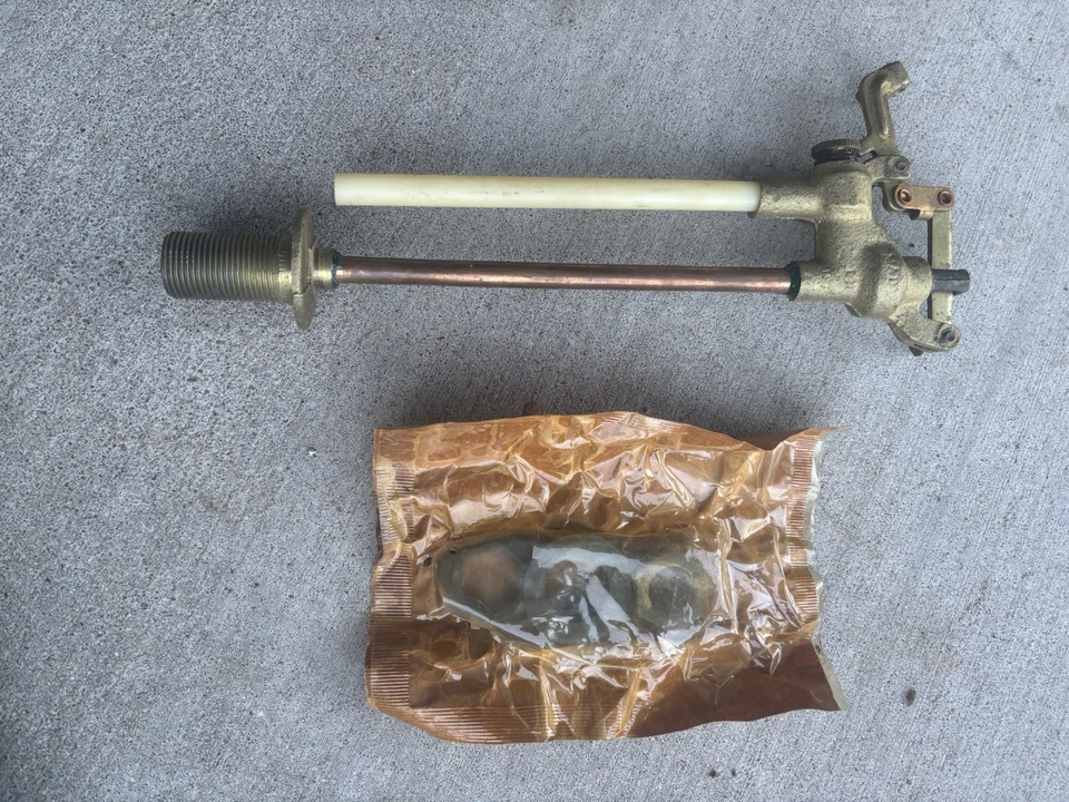 Herrajes de inodoro antiguos de cobre, armario de agua, NOS Foto 4 de 4