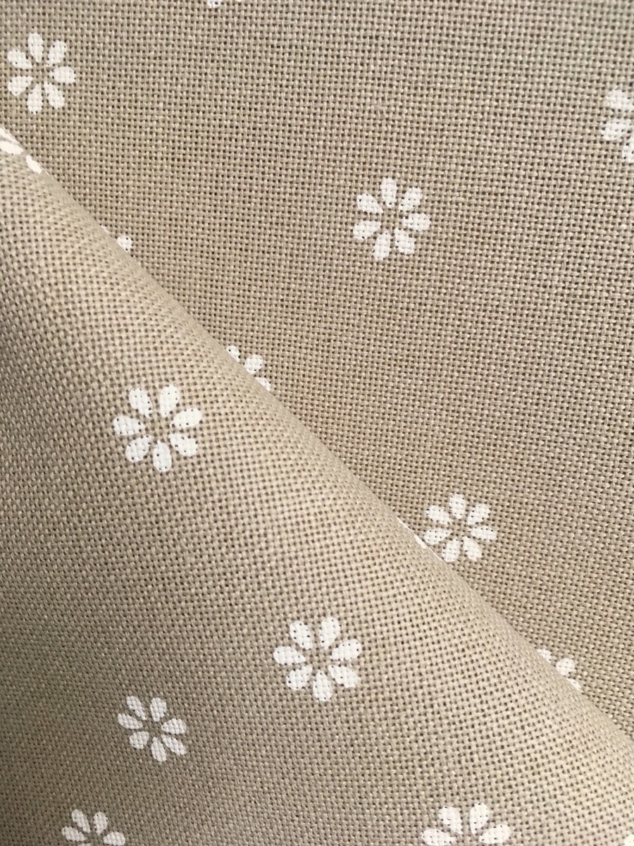 Mocha & white flower 32 Count Zweigart Murano even weave fabric