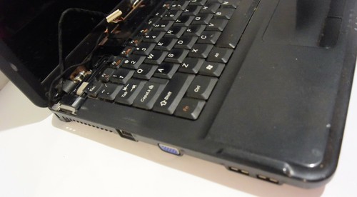 Lenovo Ideapad G550 15.6'' Notebook (Intel Pentium Dual-Core 2 GHz) Parts/Repair - Picture 3 of 8