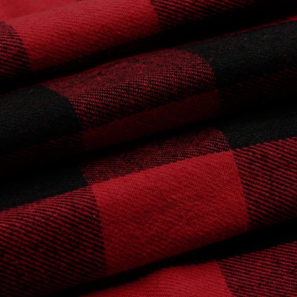 Tela de franela de algodón a cuadros búfalo mediano rojo y negro 60" de ancho por yarda Foto 3 de 4