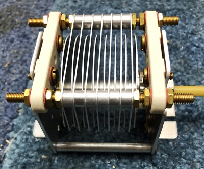 variable capacitor air 14-100pF  2.5kV with locking 1/4 inch shaft