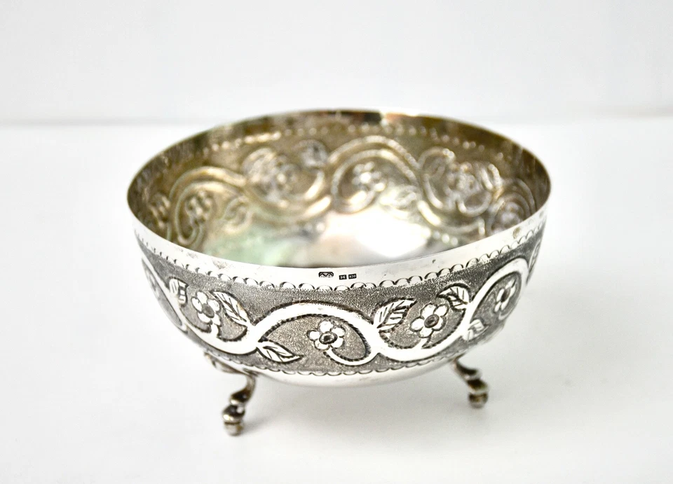 Cuenco con patas continentales plateado (.830) con decoración floral ciprés con sello Foto 4 de 4
