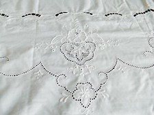 White Floral Embroidered Cutwork Oval Banquet Tablecloth w 12 Napkins 104 x 70