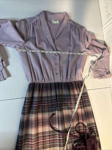 Abito vintage Beeqe viola bottoni top gonna lana con cintura tipo Cumberland - Foto 20 di 23