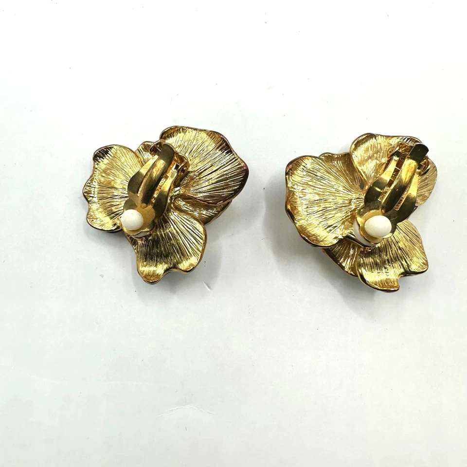 Kenneth Jay Lane Vintage Clip En Pendiente Flor Pétalo Crema Azul Esmalte Joyería Foto 4 de 4