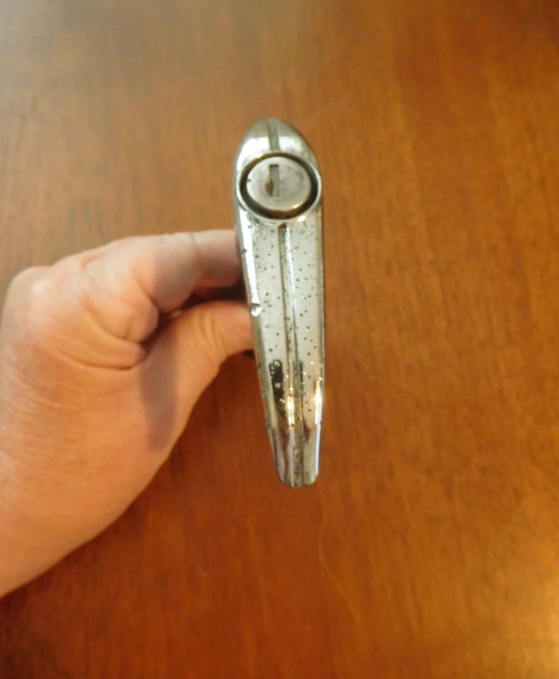 1941 Nash Ambassador замок на ручку багажника - Изображение 2 из 4