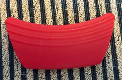 LE CREUSET Silicone HANDLE Grips Set of 1. Pretty Blue. Nice. Very Lightly Used.