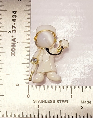 Doctor, Nurse, or Surgeon Brooch Pin with Gold Accents and Enameling - Picture 2 of 2