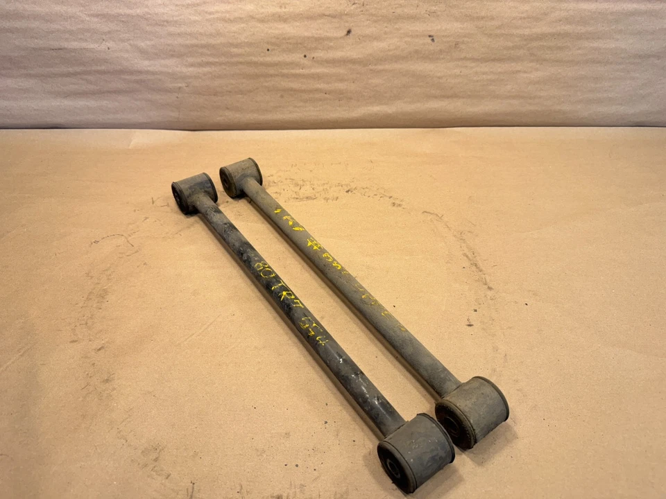 Juego de 2 conjuntos de eslabones superiores de suspensión trasera originales Triumph TR7 OEM Foto 4 de 4