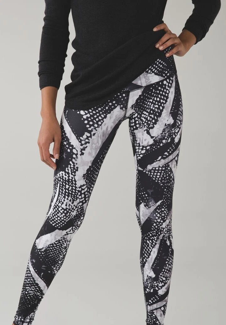 Lululemon Tight Wunder Under III Static Mist White Black Sz 4