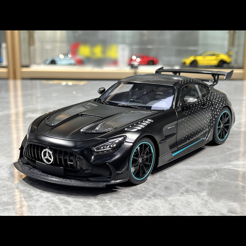 Minichamps 1:18 Mercedes-Benz AMG GT Black Series 2021 Diecast Car
