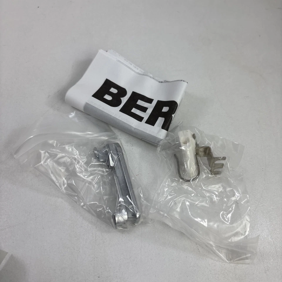 Pie multiusos Bernina serie 2000 con guía A92017760C0 nuevo en caja Foto 3 de 3