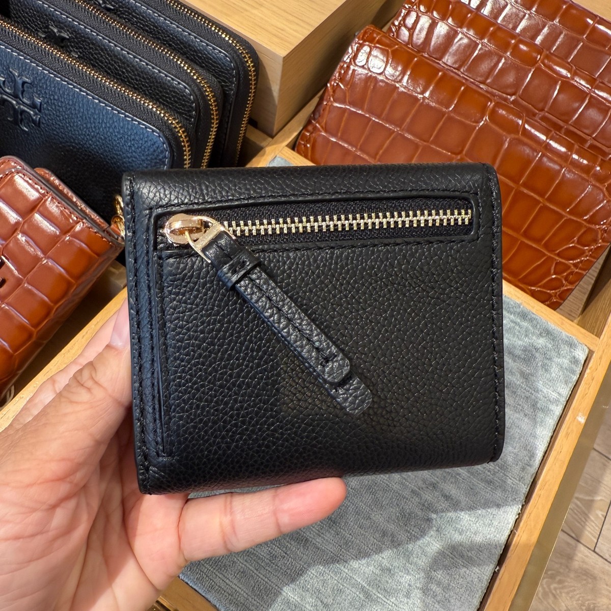 Buy Tory Burch Thea Compact Wallet Pebbled Leather 169967
