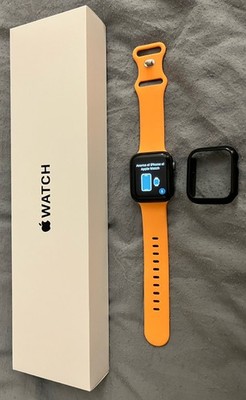 GPS Only Apple Watch SE 1st Gen 40MM Black Aluminum A2351 Space
