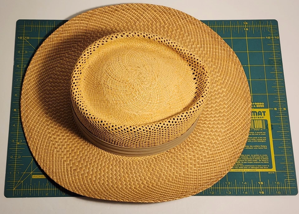 Sombrero de Golf Greg Norman Panamá-Talla LG/XL, Marrón Tiburón Logo Banda Paja Sombrero para el Sol Foto 2 de 4