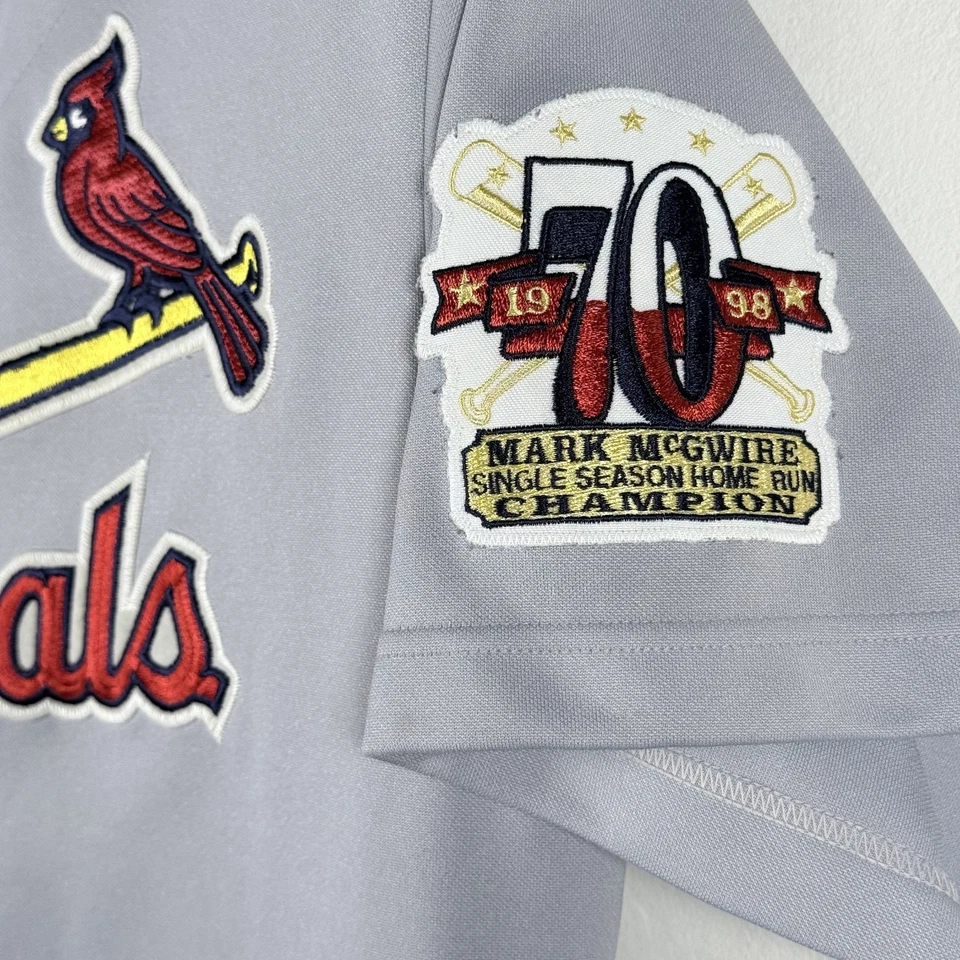 Mark McGwire St. Louis Cardinals 70 Home Runs 1998 Majestic Jersey Size Large - Image 3 of 4
