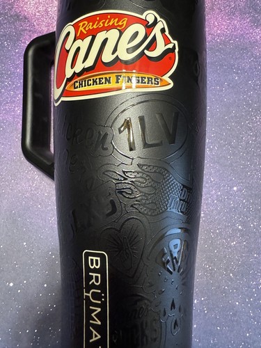 Bicchiere Raising Cane's x Brumate Icons epoca logo nero tazza 40 oz nuovo con scatola - Foto 7 di 20