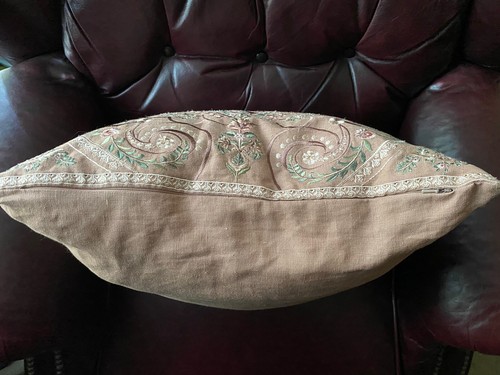 NWT Dusty Rose Pink 100% Linen SOZNI Embroidery Floral Throw Accent Pillow 18X18 - Picture 15 of 21