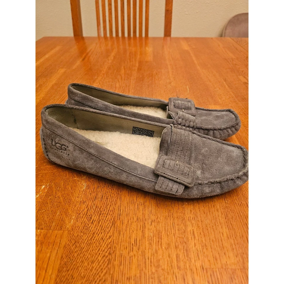 Women's UGG gray Suede Sheepskin Buckle Driving Mocs Loafers size 8 - Image 3 of 4