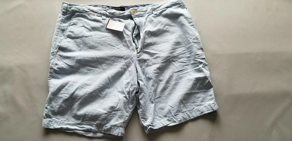 Shorts chino BANANA REPUBLIC BR masculino ajuste clássico linho algodão - Tamanho 38 azul celeste - Imagem 2 de 4