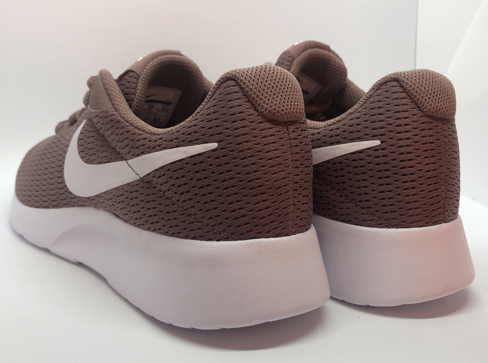 nike tanjun brown