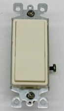 Leviton 15 Amp 120/277 Volt Decora Rocker Single Pole Quiet Switch Alm 05601-2A