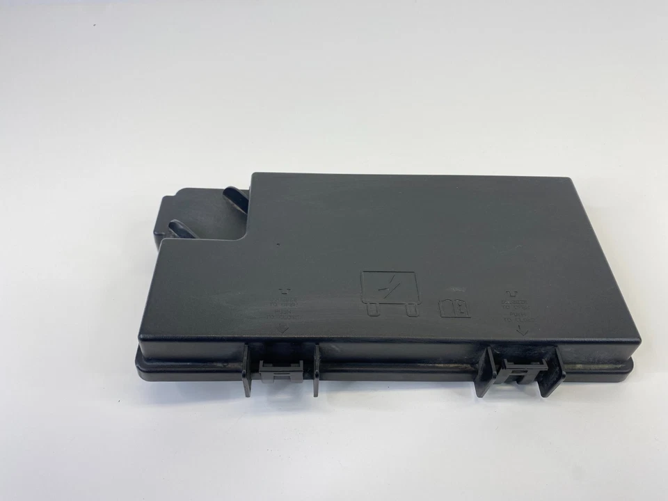 Chrysler Town & Country 2011-2013 caja de relé de fusibles tapa de batería R62337-001 Foto 2 de 4