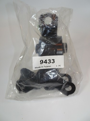 DEA/TTPA A4528 Transmission Mount for Manual Transmission - Picture 2 of 9