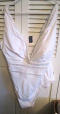 NEW  110 SWIMSUITS FOR ALL WOMENS One Piece PLUNGE NECK SWIMSUIT WHITE SIZE 22