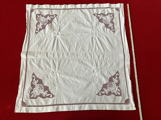 Leinen Tischdecke Lochstickerei Stickerei Spitze weiß ca. 82x82cm Vintage antik