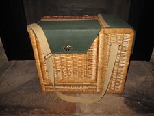 New PICNIC TIME 21 Pc Luxury Picnic Basket Fo...
