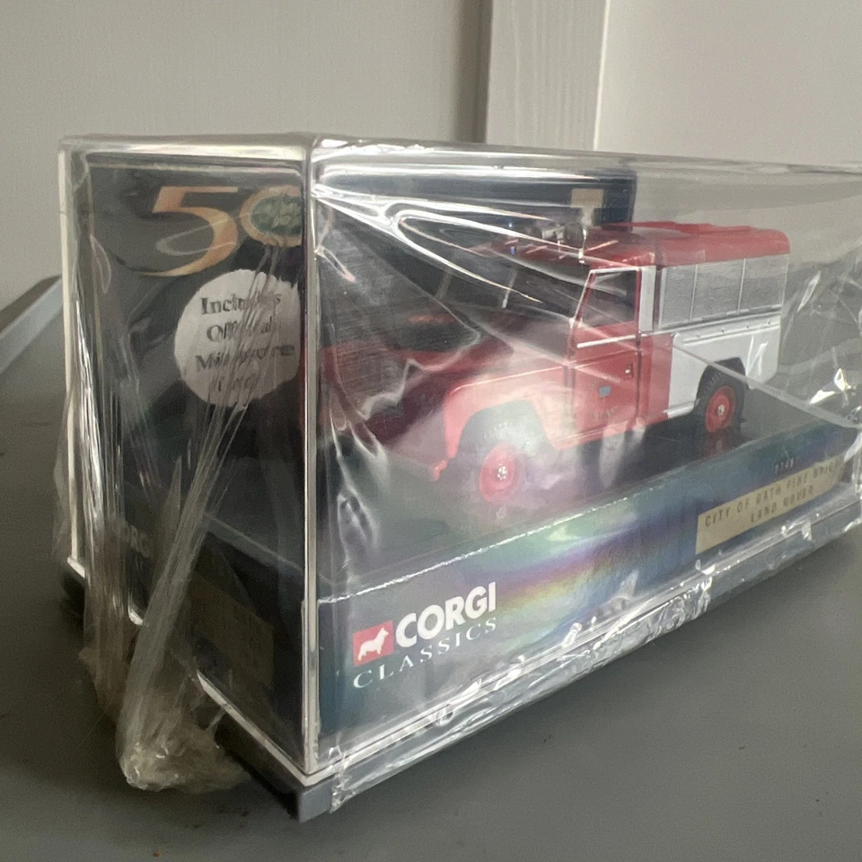 CORGI CLASSICS 1:43 50 YRS 07407 LAND ROVER CITY OF BATH FIRE BRIGADE / NEW - Image 3 of 4