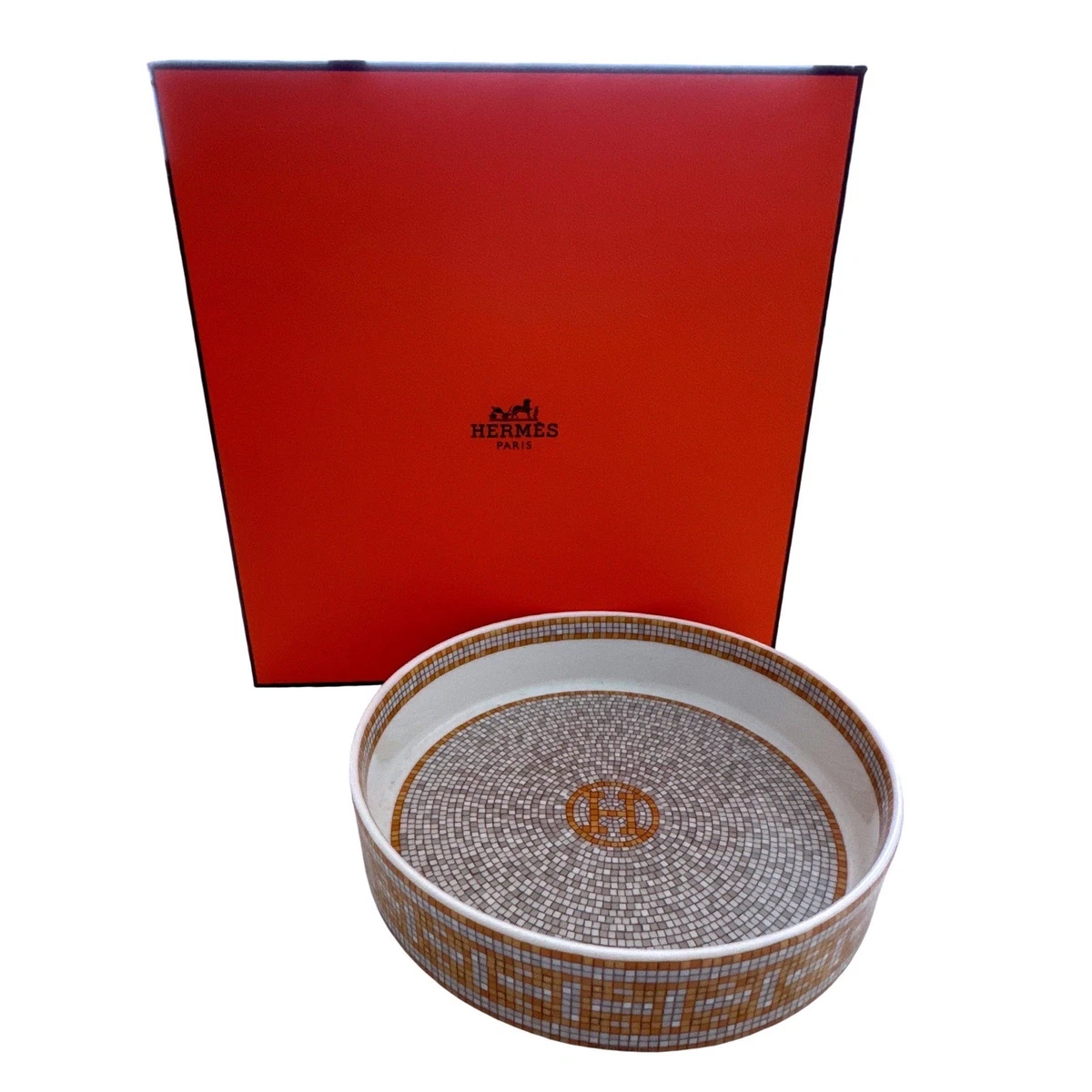 ⭐️未使用品⭐️HERMES⭐️網目模様の丸型皿 25+ HERMÈS Dinnerware & Serveware for sale | Updated Oct 2026