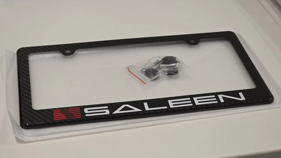 Marco de matrícula de fibra de carbono Saleen rojo 100 % real CF RACING Foto 3 de 4