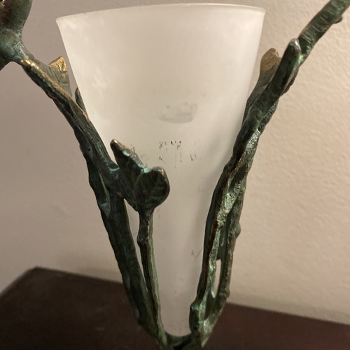 VASO COLIBRÌ VINTAGE IN FERRO CON SUPPORTO IN VETRO A FORMA DI V - Foto 6 di 7