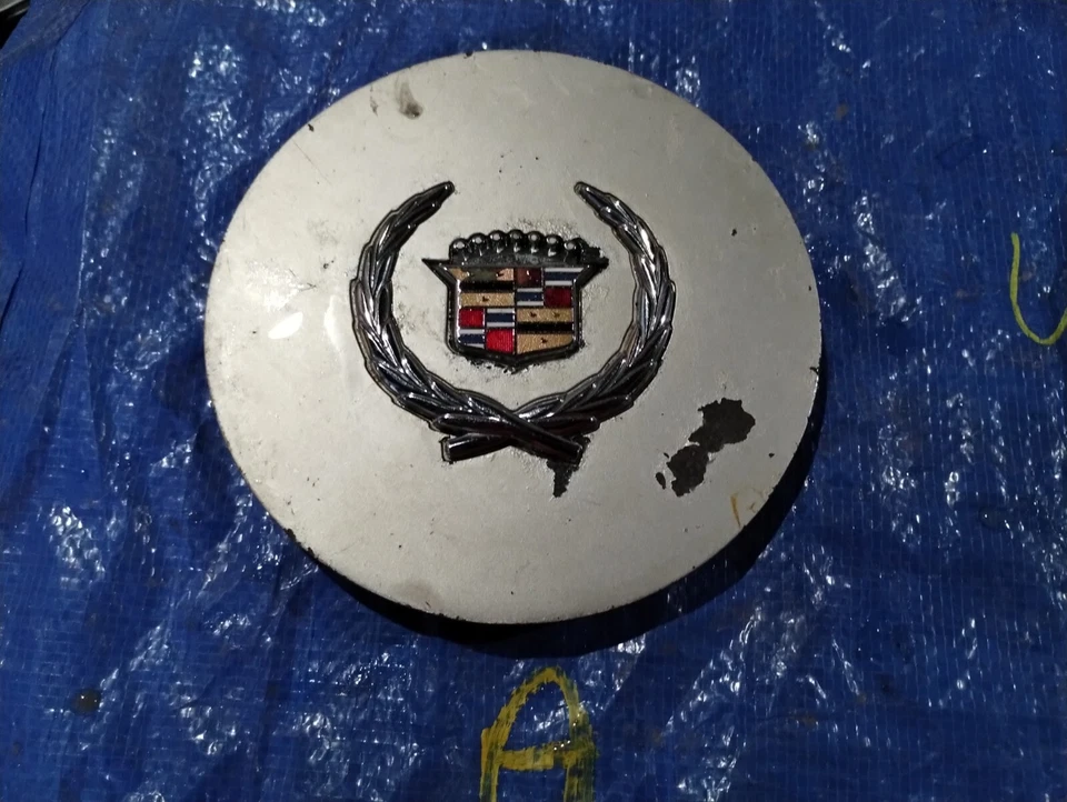 Tapa central de rueda Cadillac Allante 1987 87 #a Foto 2 de 4