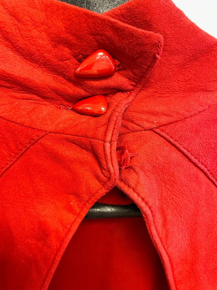 Vestido falda midi plisada espalda abierta recortada cuero gamuza rojo VAKKO 8 vintage EE. UU. Foto 3 de 4