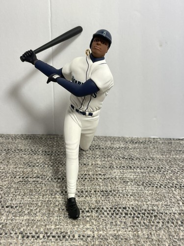 Hallmark Collectors Keepsake Seattle Mariners Ken Griffey Jr. Ornament Christmas - Picture 2 of 14