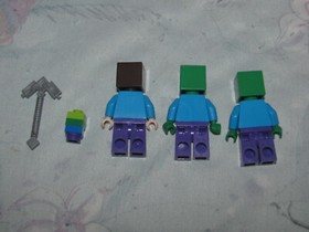 Lego Minecraft Minifigure Set - Steve, 2 Zombies
